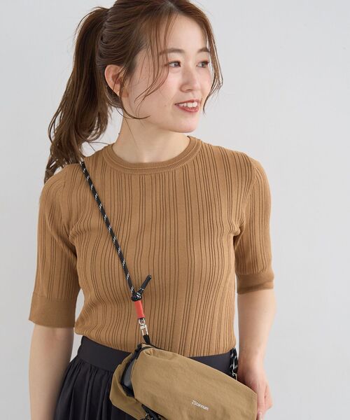 le.coeur blanc(ルクールブラン)の「《WEB限定アイテム》ランダムリブハーフスリーブトップス(Tシャツ/カットソー・レディース・ブラック/アイボリー/ブラウン/ベージュ/キャメル・38)」の5枚目の写真