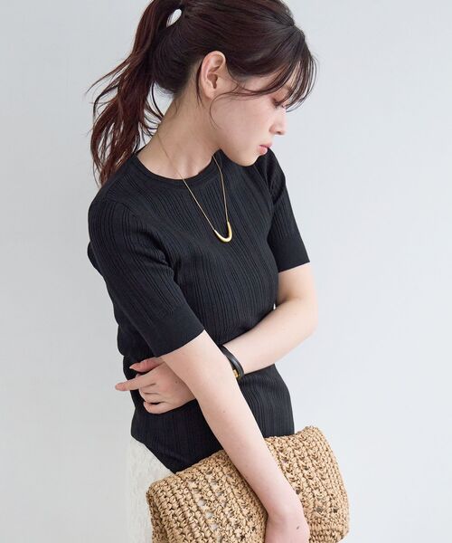 le.coeur blanc(ルクールブラン)の「《WEB限定アイテム》ランダムリブハーフスリーブトップス(Tシャツ/カットソー・レディース・ブラック/アイボリー/ブラウン/ベージュ/キャメル・38)」の1枚目の写真
