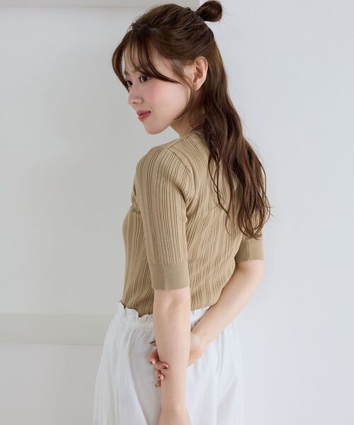 le.coeur blanc(ルクールブラン)の「《WEB限定アイテム》ランダムリブハーフスリーブトップス(Tシャツ/カットソー・レディース・ブラック/アイボリー/ブラウン/ベージュ/キャメル・38)」の13枚目の写真