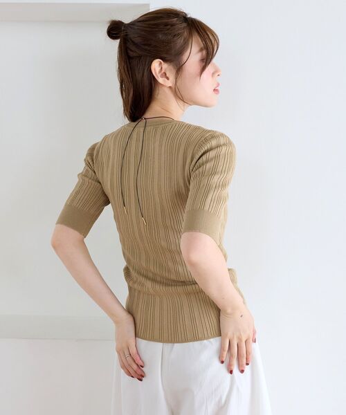 le.coeur blanc(ルクールブラン)の「《WEB限定アイテム》ランダムリブハーフスリーブトップス(Tシャツ/カットソー・レディース・ブラック/アイボリー/ブラウン/ベージュ/キャメル・38)」の15枚目の写真
