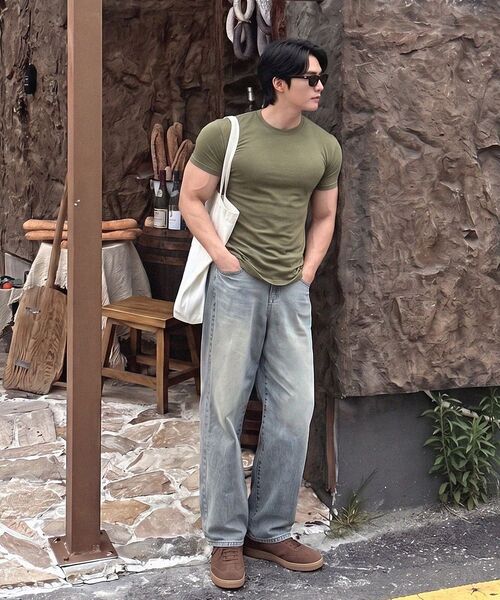 PHERMENON（フェルメノン）の「マッスルフィット 無地 半袖Tシャツ - ブラック（Tシャツ/カットソー・メンズ・ブラック・1/2/3）」の7枚目の写真