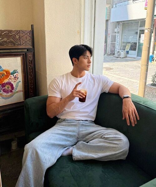 PHERMENON（フェルメノン）の「マッスルフィット 無地 半袖Tシャツ - ブラック（Tシャツ/カットソー・メンズ・ブラック・1/2/3）」の8枚目の写真