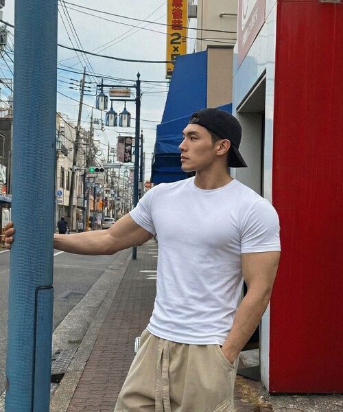 PHERMENON（フェルメノン）の「マッスルフィット 無地 半袖Tシャツ - ブラック（Tシャツ/カットソー・メンズ・ブラック・1/2/3）」の9枚目の写真