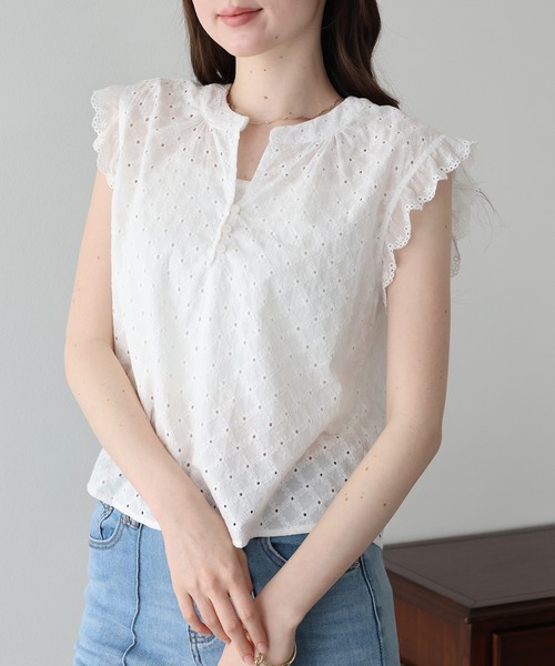 BLUEEAST(ブルーイースト)の「フレンチスリーブコットンレースブラウス(シャツ/ブラウス・レディース・ベージュ/ホワイト・MEDIUM)」の4枚目の写真
