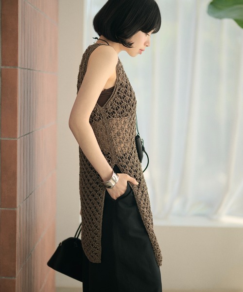 LAULEN(ローレン)の「texture deep slit sleeveless tops /テクスチャーディープスリットノースリーブトップス(その他トップス・レディース・アイボリー/ブラウン・FREE)」の5枚目の写真