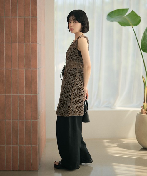LAULEN(ローレン)の「texture deep slit sleeveless tops /テクスチャーディープスリットノースリーブトップス(その他トップス・レディース・アイボリー/ブラウン・FREE)」の8枚目の写真