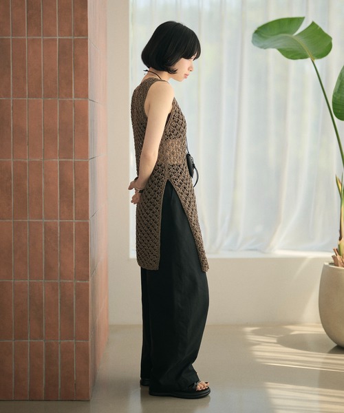 LAULEN(ローレン)の「texture deep slit sleeveless tops /テクスチャーディープスリットノースリーブトップス(その他トップス・レディース・アイボリー/ブラウン・FREE)」の10枚目の写真