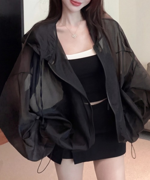 yuue' ( wear )(ユーイ)の「オーバーサイズシアーパーカー/冷房対策 UVカットフーディー(パーカー・レディース・ブラック/ホワイト・FREE)」の2枚目の写真