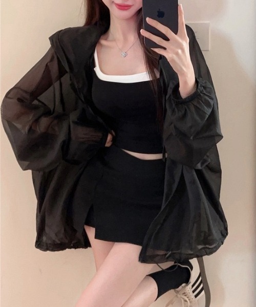 yuue' ( wear )(ユーイ)の「オーバーサイズシアーパーカー/冷房対策 UVカットフーディー(パーカー・レディース・ブラック/ホワイト・FREE)」の13枚目の写真