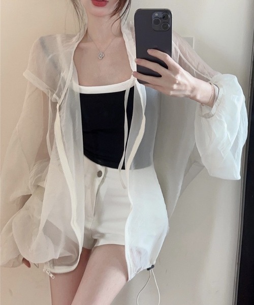 yuue' ( wear )(ユーイ)の「オーバーサイズシアーパーカー/冷房対策 UVカットフーディー(パーカー・レディース・ブラック/ホワイト・FREE)」の4枚目の写真