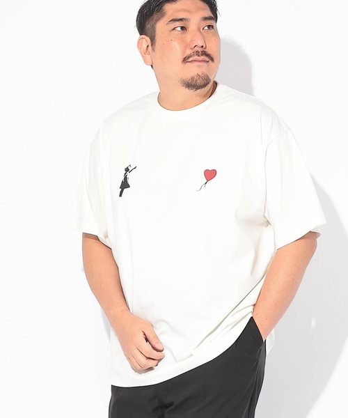 SAKAZEN(サカゼン)の「Tシャツ 半袖 メンズ 大きいサイズ ストレッチ クルーネック カットソー Girl with balloon BRANDALISED (ブランダライズド)(Tシャツ/カットソー・メンズ・ホワイト/ブラック・X1(3L~4L)/X2(4L~5L)/X3(6L~7L))」の1枚目の写真