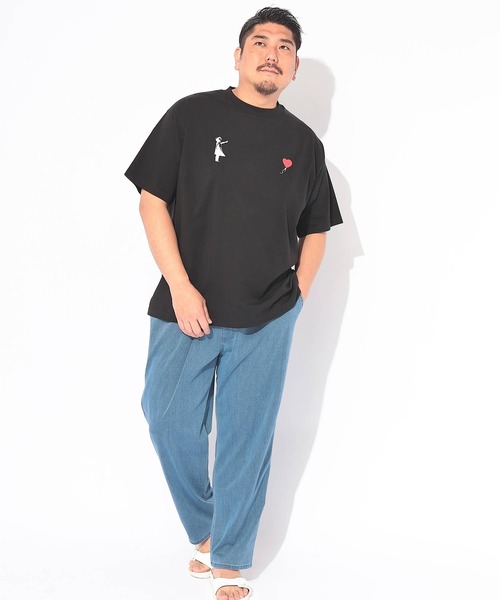 SAKAZEN(サカゼン)の「Tシャツ 半袖 メンズ 大きいサイズ ストレッチ クルーネック カットソー Girl with balloon BRANDALISED (ブランダライズド)(Tシャツ/カットソー・メンズ・ホワイト/ブラック・X1(3L~4L)/X2(4L~5L)/X3(6L~7L))」の12枚目の写真