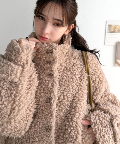 classicalelf（クラシカルエルフ）の「思わず触れたくなる、贅沢なもこもこ感。暖かスタンドプードルファーブルゾン（ミドル丈）（ブルゾン・レディース・ピンクベージュ/アイボリー/ブラック・LARGE/MEDIUM/SMALL/X-LARGE）」の22枚目の写真