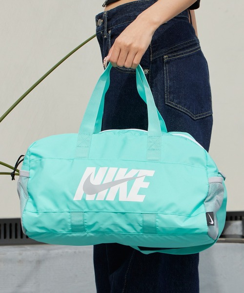 NIKE(ナイキ)の「NIKE/ナイキ SS26 ボストンプールバッグ ブランドロゴ 2WAY仕様 2026年 夏 夏服(ボストンバッグ・メンズ・ミント/ラベンダー/ブラック×ホワイト/ブラック×レッド・FREE)」の8枚目の写真