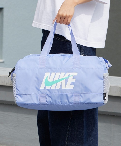 NIKE(ナイキ)の「NIKE/ナイキ SS26 ボストンプールバッグ ブランドロゴ 2WAY仕様 2026年 夏 夏服(ボストンバッグ・メンズ・ミント/ラベンダー/ブラック×ホワイト/ブラック×レッド・FREE)」の7枚目の写真