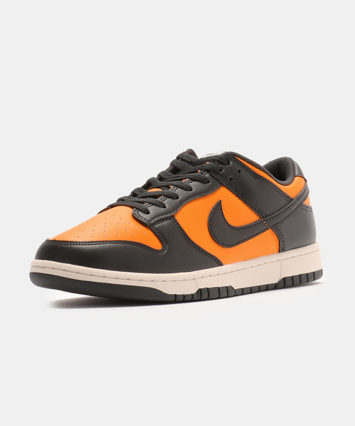 NIKE(ナイキ)の「NIKE DUNK LOW RETRO BTTYS HF5441-700(スニーカー・メンズ・イエロー・26cm/26.5cm/27cm/27.5cm/28cm/28.5cm)」の2枚目の写真