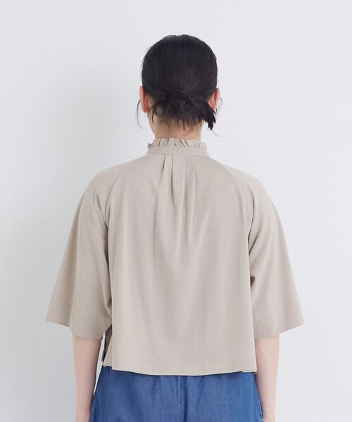 conges payes ADIEU TRISTESSE(コンジェ ペイエ アデュートリステス)の「【FAVE】ジャージーフリルカラークロップドブラウス(シャツ/ブラウス・レディース・レッド/チャコールグレー/グレイッシュベージュ・FREE)」の6枚目の写真