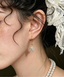 スノーフレーク ジルコニアピアス ゴールドカラー 繊細