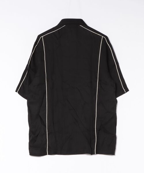 ARMANI EXCHANGE(アルマーニエクスチェンジ)の「【ARMANI EXCHANGE】 パイピングハーフスリーブシャツ(シャツ/ブラウス・メンズ・ブラック・1/2)」の2枚目の写真