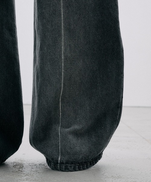 Adoon plain(アドーンプレーン)の「CENTER LINE STRAIGHT DENIM / センターラインストレートデニムパンツ(デニムパンツ・メンズ・ライトブルー/ブラック・SMALL/MEDIUM/LARGE)」の13枚目の写真