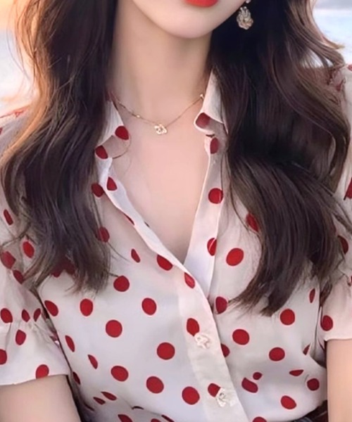 mebole(メボレ)の「Red polka dot shirt(シャツ/ブラウス・レディース・ホワイト/ピンク・FREE)」の2枚目の写真