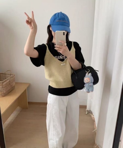 Ritzy(リッツィー)の「クロップ V ネックニットベスト(ベスト・レディース・ベージュ/グレー/グリーン/ブラック/イエロー/ブルー/レッド・FREE)」の15枚目の写真