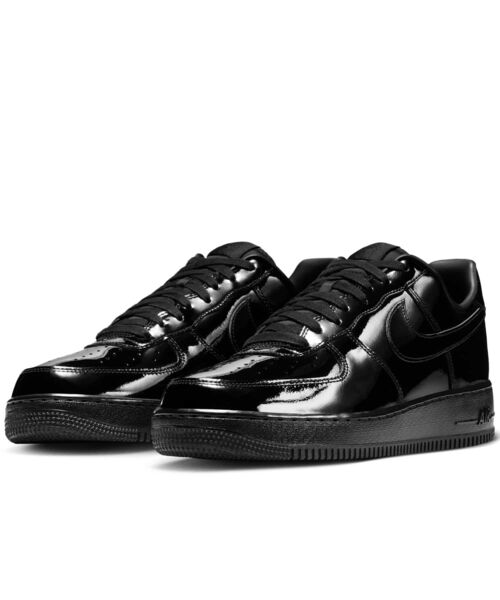 NIKE(ナイキ)の「ナイキ エア フォース 1 '07 エナメルレザー メンズシューズ / Nike Air Force 1 '07 Patent Leather Men's Shoes IV2857-010 Black(スニーカー・メンズ・ブラック・29.5/30/26.5/26/28/25.5/25/24.5/24/29/28.5/27.5/27)」の7枚目の写真