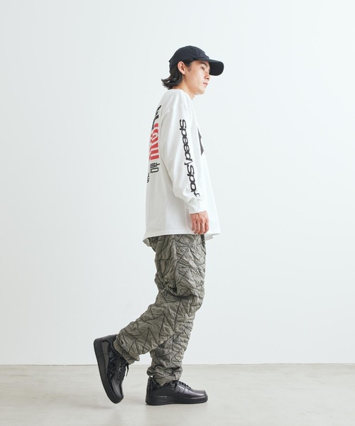 NIKE(ナイキ)の「ナイキ エア フォース 1 '07 エナメルレザー メンズシューズ / Nike Air Force 1 '07 Patent Leather Men's Shoes IV2857-010 Black(スニーカー・メンズ・ブラック・29.5/30/26.5/26/28/25.5/25/24.5/24/29/28.5/27.5/27)」の2枚目の写真