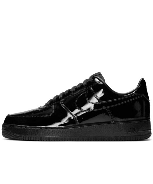 NIKE(ナイキ)の「ナイキ エア フォース 1 '07 エナメルレザー メンズシューズ / Nike Air Force 1 '07 Patent Leather Men's Shoes IV2857-010 Black(スニーカー・メンズ・ブラック・29.5/30/26.5/26/28/25.5/25/24.5/24/29/28.5/27.5/27)」の3枚目の写真