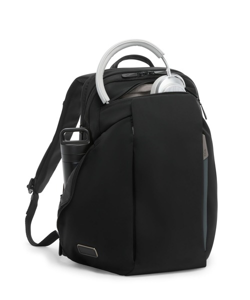 TUMI(トゥミ)の「TUMI AXIS ラージ・バックパック・25L(A4/PC15インチまで対応)(バックパック/リュック・メンズ・ネイビー/ブラック・FREE)」の10枚目の写真