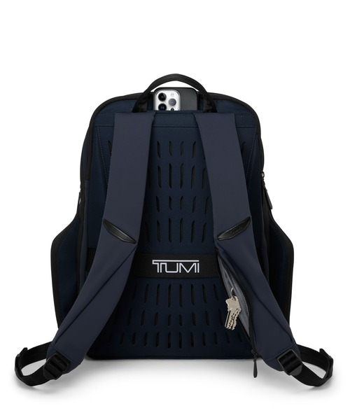 TUMI(トゥミ)の「TUMI AXIS ラージ・バックパック・25L(A4/PC15インチまで対応)(バックパック/リュック・メンズ・ネイビー/ブラック・FREE)」の16枚目の写真