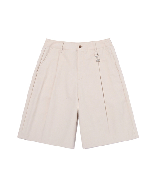 KIRSH（キルシー）の「ピンタックツーボタンバミューダショーツ[ライトベージュ]（その他パンツ・レディース・その他・SMALL/MEDIUM）」の2枚目の写真