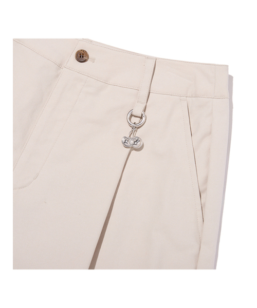 KIRSH（キルシー）の「ピンタックツーボタンバミューダショーツ[ライトベージュ]（その他パンツ・レディース・その他・SMALL/MEDIUM）」の4枚目の写真