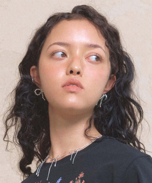 LOTSYOU(ロッツユー)の「Ribbon bon Pearl Earing(ピアス(両耳用)・レディース・その他・O/S)」の3枚目の写真