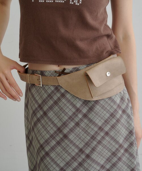 Kastane(カスタネ)の「【WEB先行】ダブルポーチベルト(ベルト・レディース・ブラック/ベージュ・FREE)」の5枚目の写真