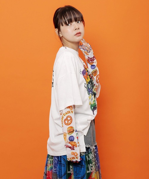 ScoLar(スカラー)の「ScoLar(スカラー) ダークメルヘン柄Tシャツ(Tシャツ/カットソー・レディース・ブラック/ネイビー/グリーン/オフホワイト・MEDIUM)」の9枚目の写真