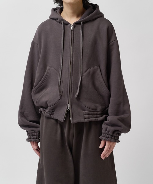 SHINYAKOZUKA(シンヤコヅカ)の「home old style zip hoodie(パーカー・メンズ・チャコールグレー/ブラック・MEDIUM/SMALL)」の1枚目の写真