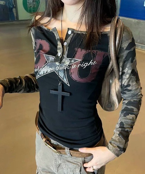 SHEENA(シーナ)の「【秋冬新作】ラグランカモフラ柄オフショルロンT/長袖Tシャツ(Tシャツ/カットソー・レディース・ブラック/ホワイト・M)」の19枚目の写真