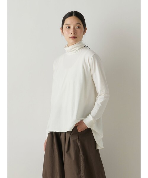 MidiUmi（ミディウミ）の「MidiUmi ハイネックフレアプルオーバー（Tシャツ/カットソー・レディース・ブラック/ライトグレー/オフホワイト/ライトブルー・FREE）」の10枚目の写真