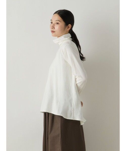 MidiUmi（ミディウミ）の「MidiUmi ハイネックフレアプルオーバー（Tシャツ/カットソー・レディース・ブラック/ライトグレー/オフホワイト/ライトブルー・FREE）」の11枚目の写真