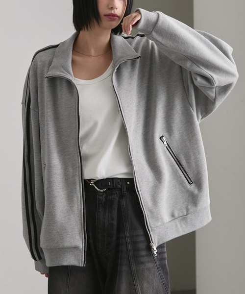 cussil(クシル)の「【cussil/クシル】ルーズシルエットラインスリーブスウェットトラックジップジャケット(ブルゾン・メンズ・ブラック/グレー・L/M/S)」の7枚目の写真