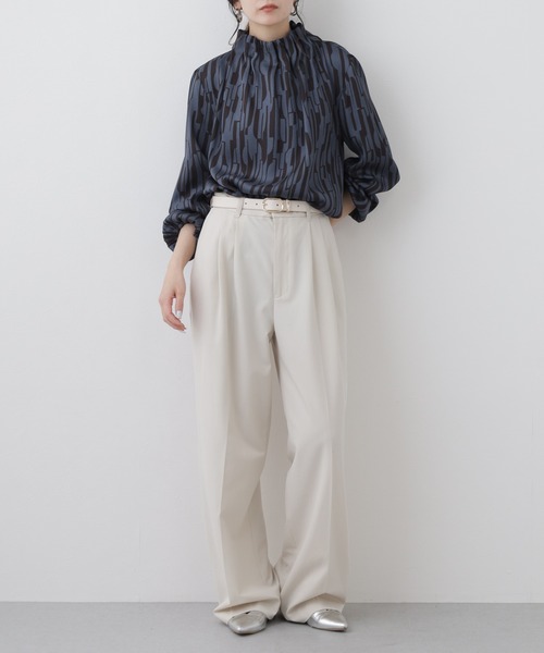 EGLANTINE（エグランティーヌ）の「EGLANTINE セットアップ対応 タックハイネック幾何柄プリントブラウス（シャツ/ブラウス・レディース・ダークブラウン/ブラック・38）」の21枚目の写真