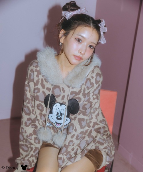 4GEEKS BY SPIRALGIRL（フォーギークスバイスパイラルガール）の「【Disney/ディズニー/ミッキーマウス】レオパードニットフーディー（ニット/セーター・レディース・ブラック/ベージュ・FREE）」の4枚目の写真