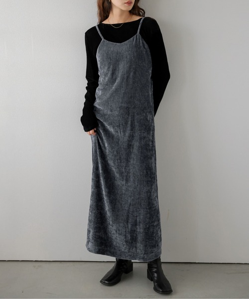 AMELY(エミリー)の「クラッシュベロア/キャミワンピース/ロング丈/Iライン/オケージョン(サロペット/オーバーオール・レディース・ブラウン/グレー/ボルドー・フリー)」の2枚目の写真