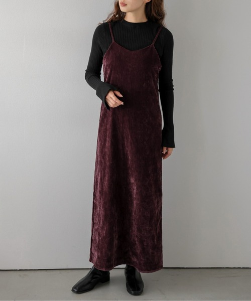AMELY(エミリー)の「クラッシュベロア/キャミワンピース/ロング丈/Iライン/オケージョン(サロペット/オーバーオール・レディース・ブラウン/グレー/ボルドー・フリー)」の3枚目の写真