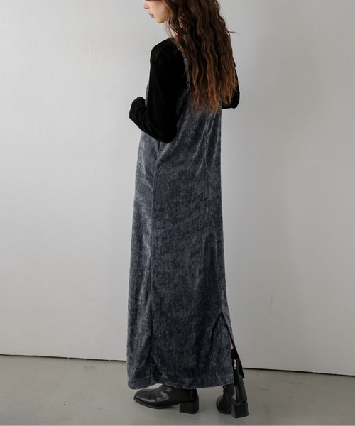 AMELY(エミリー)の「クラッシュベロア/キャミワンピース/ロング丈/Iライン/オケージョン(サロペット/オーバーオール・レディース・ブラウン/グレー/ボルドー・フリー)」の6枚目の写真