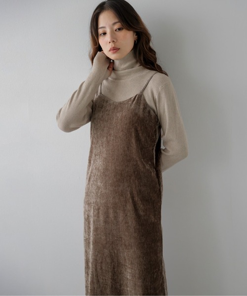 AMELY(エミリー)の「クラッシュベロア/キャミワンピース/ロング丈/Iライン/オケージョン(サロペット/オーバーオール・レディース・ブラウン/グレー/ボルドー・フリー)」の8枚目の写真