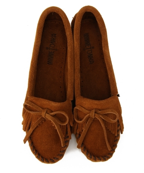 Minnetonka（ミネトンカ）の「BY MINNETONKA スウェードモカシン　ミネトンカ ¨◆（モカシン/デッキシューズ・レディース・ブラック/ベージュ/ライトブルー/ライトグレー/ブラウン/グレー/ターコイズブルー/ライトピンク/ダークブラウン/オリーブ/ナチュラル/ネイビー/ワインレッド/その他1/その他2・6/7/8/5）」の21枚目の写真