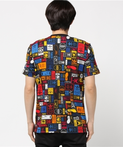 adidas（アディダス）の「オリジナルス Tシャツ[STREET GRAPHIC TEE MULTI]（Tシャツ/カットソー・メンズ・ブラック・SMALL/LARGE/X-LARGE/XX-LARGE/XXX-LARGE/X-SMALL/MEDIUM）」の3枚目の写真