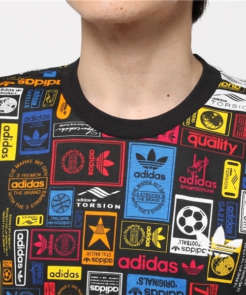 adidas（アディダス）の「オリジナルス Tシャツ[STREET GRAPHIC TEE MULTI]（Tシャツ/カットソー・メンズ・ブラック・SMALL/LARGE/X-LARGE/XX-LARGE/XXX-LARGE/X-SMALL/MEDIUM）」の4枚目の写真